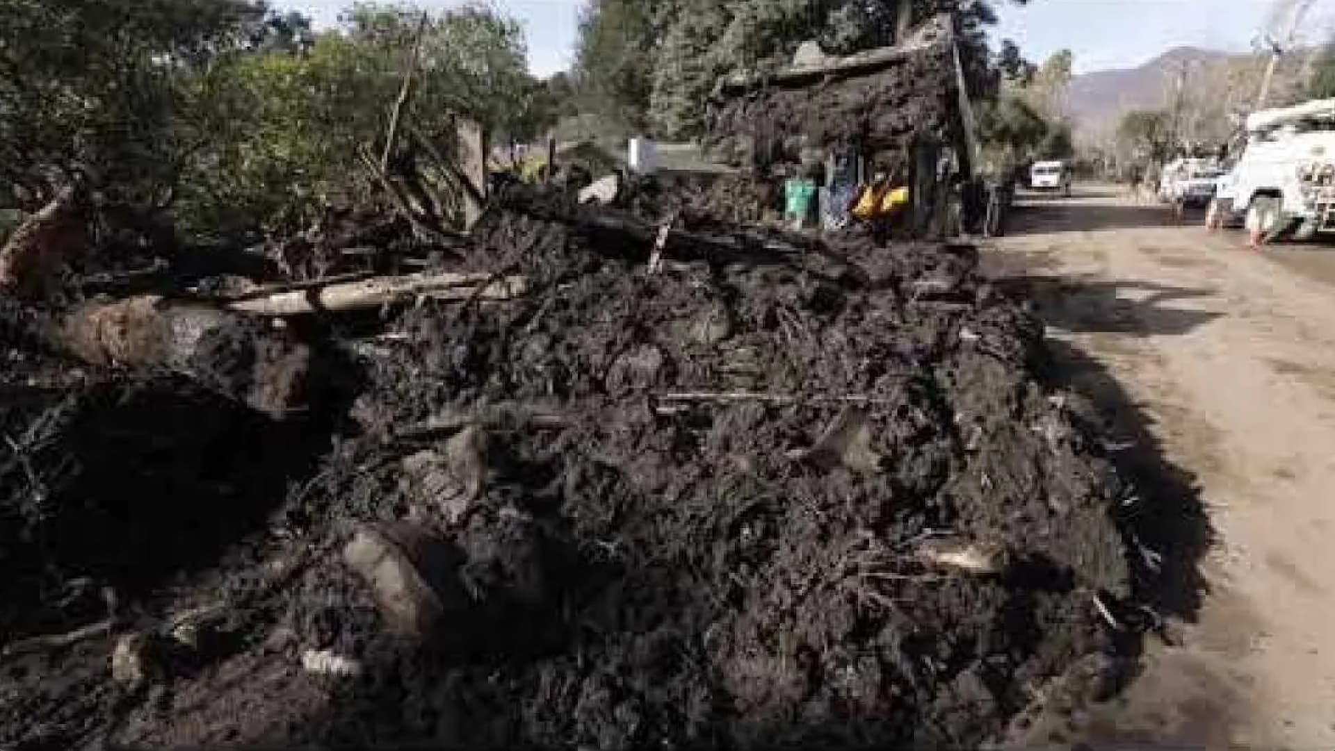 Santa Paula Materials (SPM) assisting in the Montecito mudslide cleanup by collecting rocks and construction debris.